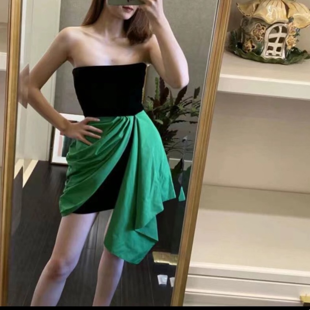 Alex Perry - Picture 2 of 4